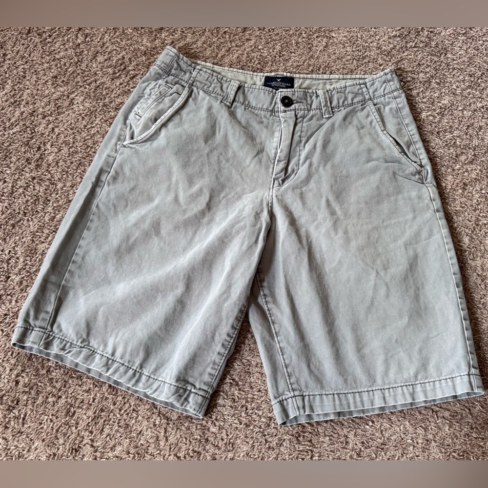 American Eagle Khaki Longboard Shorts Men Size 32 Gray